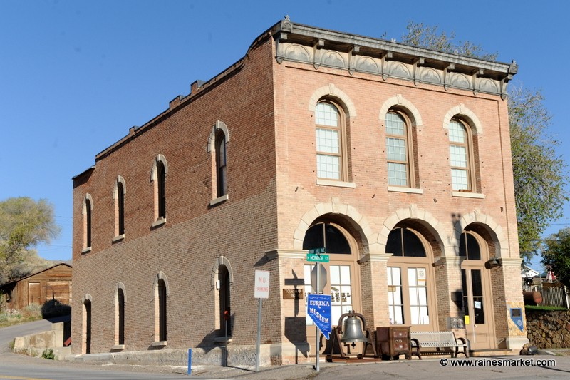 Built in 1879 to hold the offices of the town's newspaper, this historic building is now home to a local history museum.