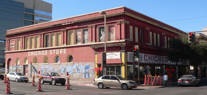 The former Chicago Store building as it appeared in recent years. The store moved to a smaller location one block south.
(Wikimedia Commons)