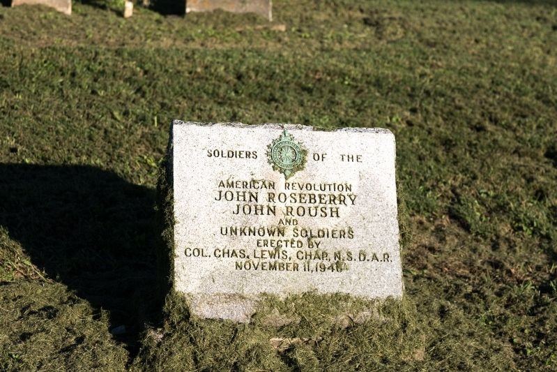 Marker erected by the Daughters of the American Revolution in 1946.