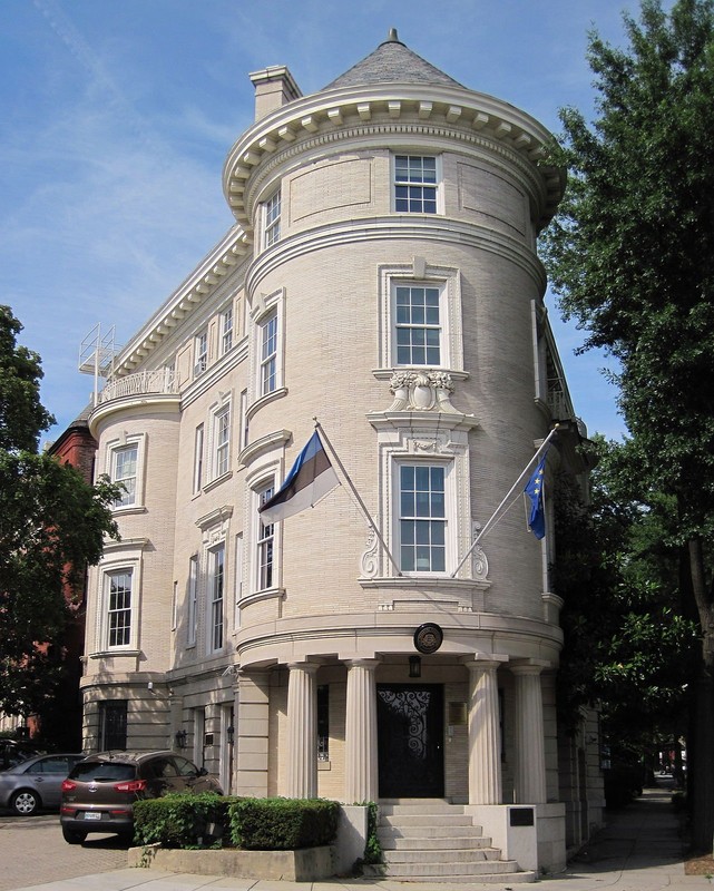 The Estonian chancery, designed in the Beaux Arts architectural style, is considered among the most striking on Embassy Row. Its location on the corner of two streets is reminiscent of the Flatiron Building in New York. Wikimedia Commons.