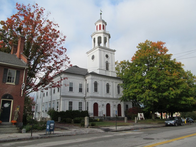 The Congregational Church of Exeter at 21 Front Street