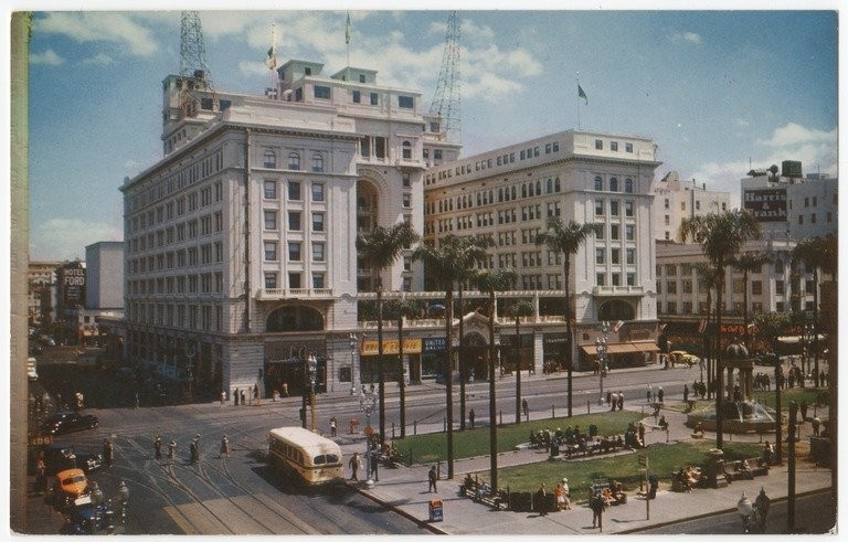 The Hotel featured on yet another postcard, this time in vibrant 1952 color. Radio towers are clearly visible 