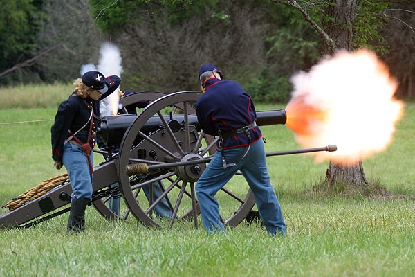 Re-en actors firing a 10 Pound Parrot Rifle such as the ones used by the  Pierpont Battery.