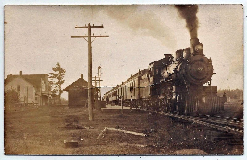 Train, Vehicle, Sky, Rolling stock