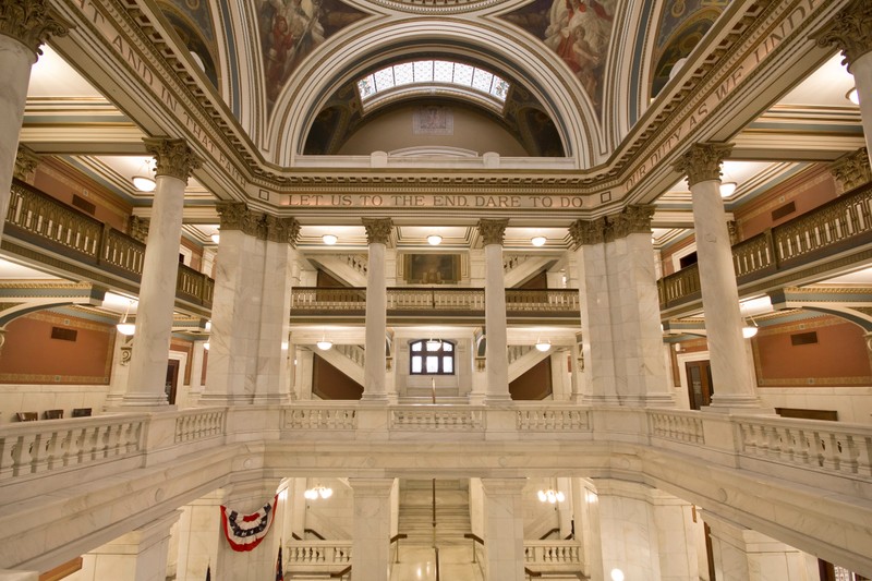 The main hall of the Mahoning County Courthouse 