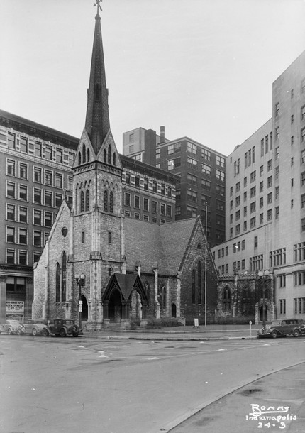 Christ Church as photographed in April 1934. Courtesy of the Library of Congress, HABS Collection, W. W. Bonns, photographer.