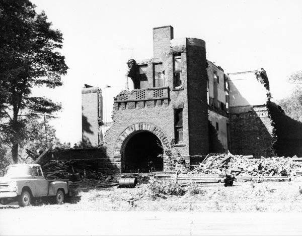 Demolition of North Park School in 1964