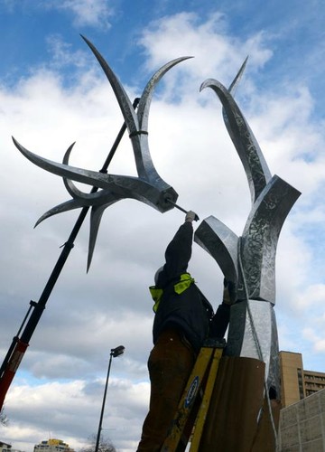 Sky, Daytime, Cloud, Sculpture