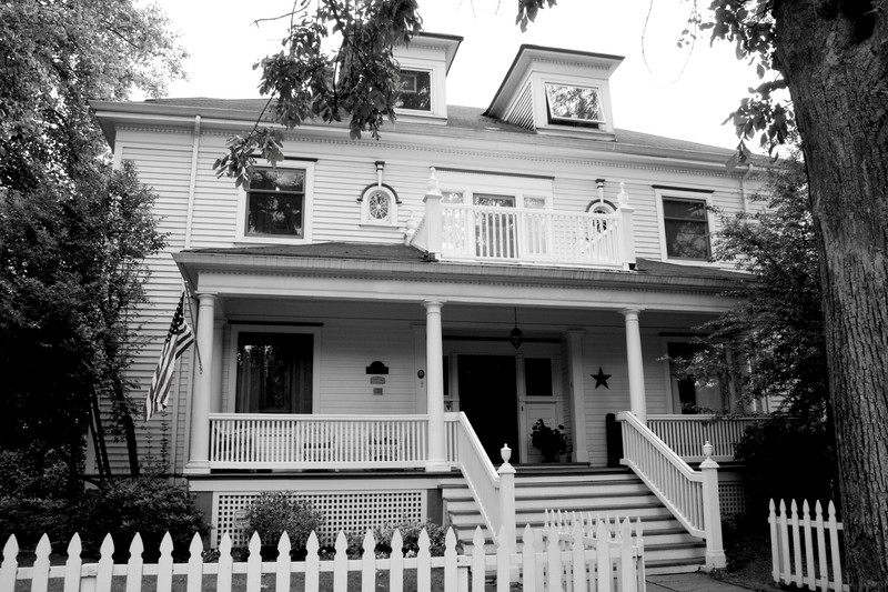 1102 N 5th Street (photo circa 2008)