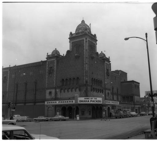 Savage, John, Buildings and Houses, 1962, John Savage Collection, The Durham Museum, Omaha.

Image of The Omaha Packers Auditorium