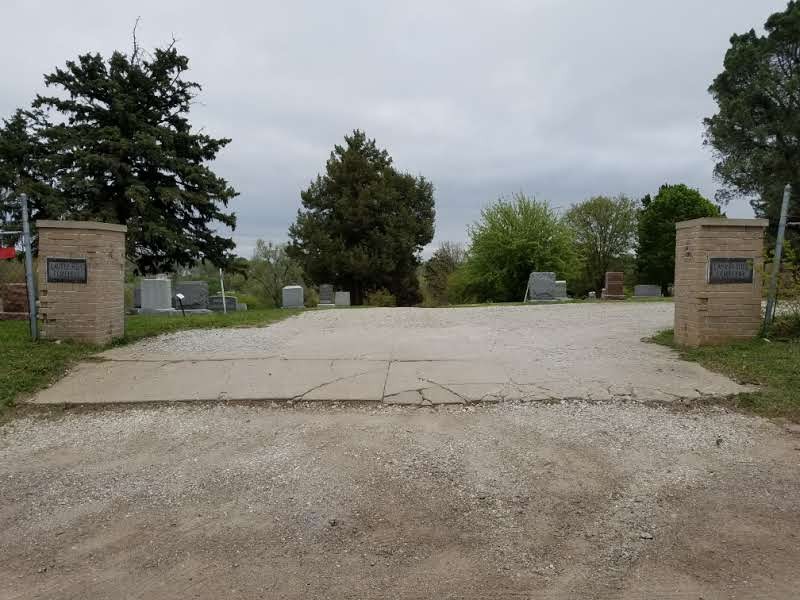 Entrance to Laurel Hill Cemetery along 21st Street.