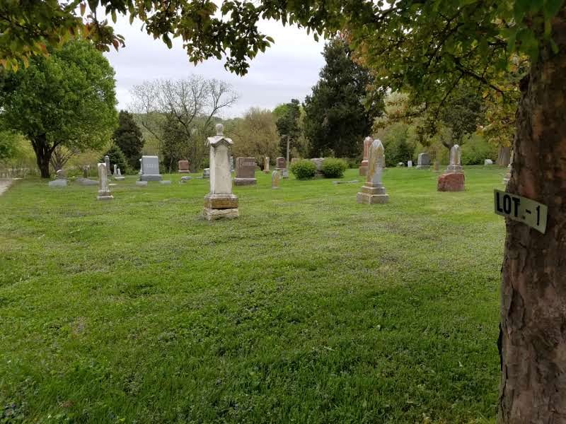 View of lot 1 where the graves of Anna Schleicher and Wilhelmina Geilus are located.