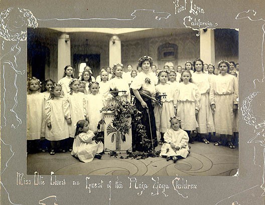 Miss Olie Chew’s concert at Lomaland, 1910