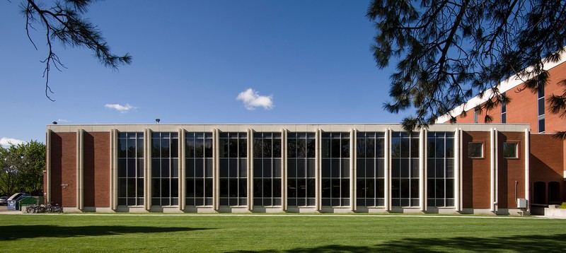 View of the back (north facing) side of the original Library 1964 structure, August 26, 2016.