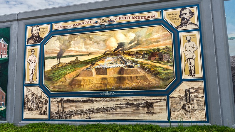 The city's flood wall murals include a history of the battle. 