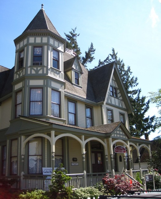The Pacific Northwest Quilt & Fiber Arts Museum is housed in this beautiful historic home built in 1891.