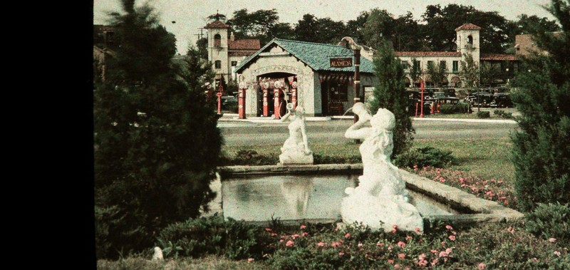 Plant, Water, Building, Fountain