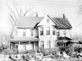 Photo of a childhood home of Harry S. Truman, 909 W. Waldo, Independence, Missouri, in the winter. ca. 1947