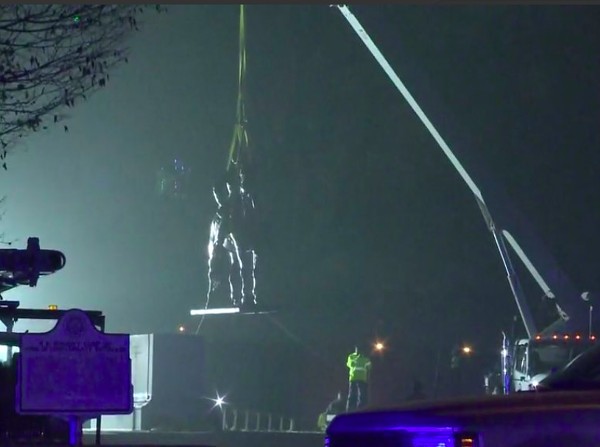 The Nathan Bedford Forrest Monument being removed on December 20, 2017 by Memphis Greenspace Inc. 