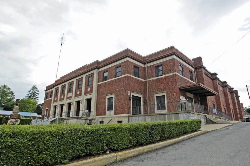 Side view of the Memorial building.