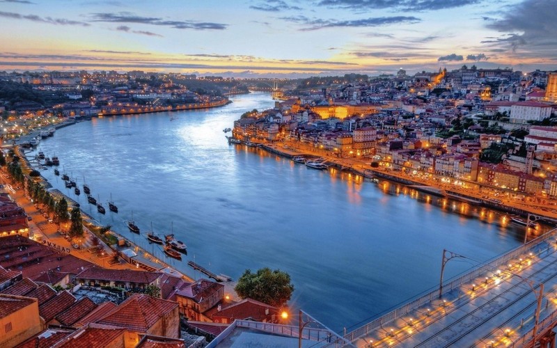 Portugal's capital city, Lisbon, combines the feel of the coastline and an urban city. As the only European capital on the coast, there are many activities to engage in when visiting the city.