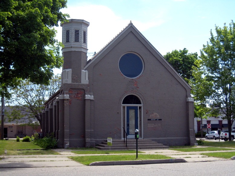 Universalist Society Church, west elevation, 2020