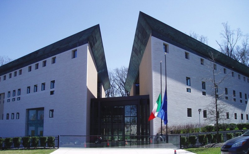 The Italian Embassy building is divided in two to symbolize the way the Potomac River cuts through D.C. Photo by SimonP at English Wikipedia.