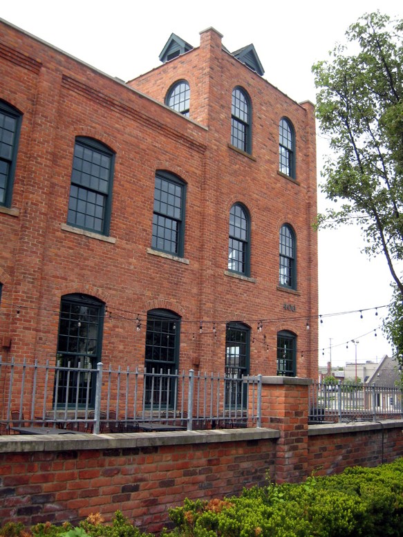 Western Knitting Mills, north elevation and corner tower, 2020