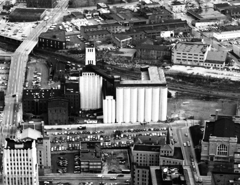 Aerial view of the Quaker Oats Mill. Photograph from the Library of Congress.