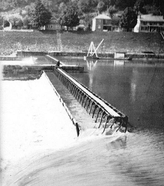 Lock 10 Chanoine Wicket Dam