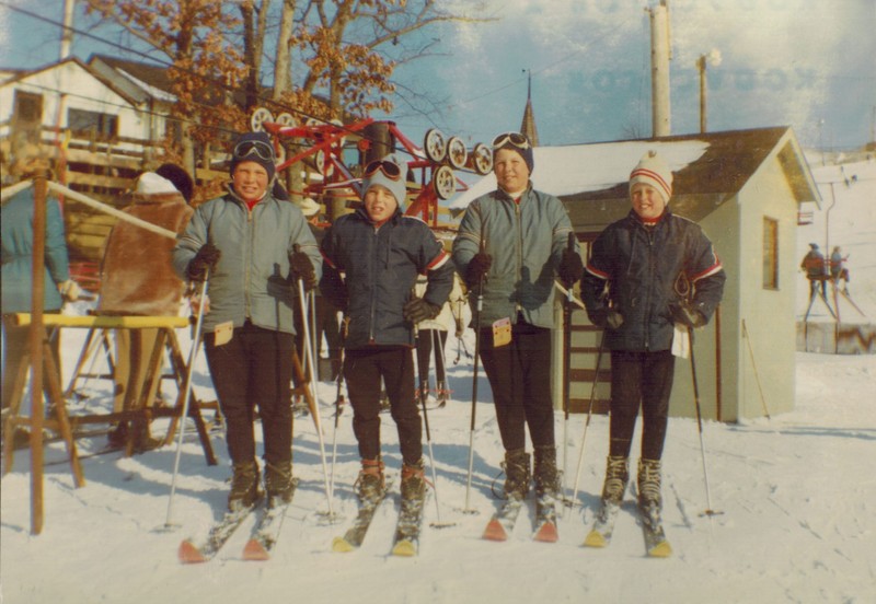 Footwear, Sports equipment, Building, Snow