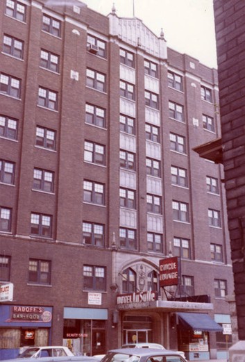 East facade of La Salle Hotel, 1963 (“Department of Special Collections and University Archives, Marquette University Libraries, 	MUA_CB_01100)
