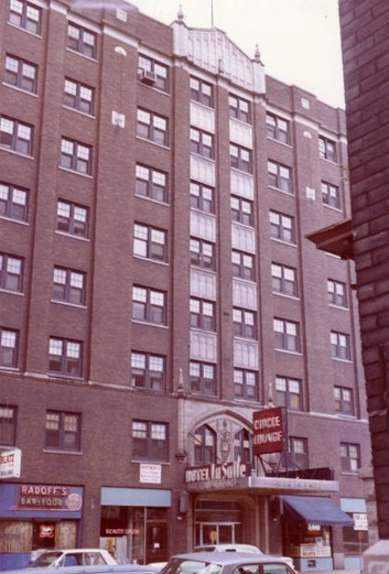 East facade of La Salle Hotel, 1963 (“Department of Special Collections and University Archives, Marquette University Libraries, MUA_CB_01100)