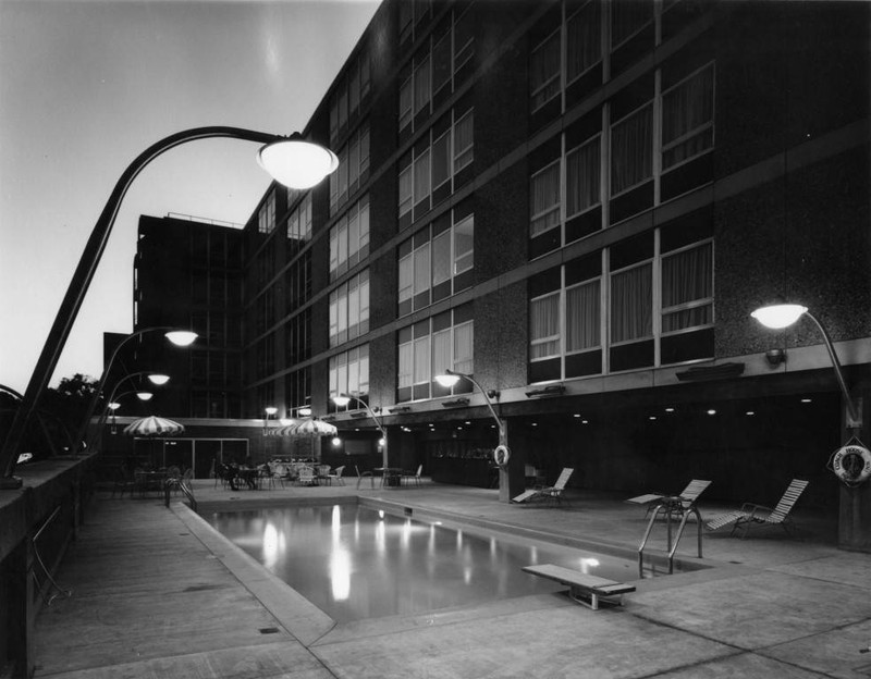 Pool at the Coach House Motor Inn, 1964 (“Department of Special Collections and University Archives, Marquette University Libraries, MUA_003278)