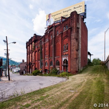 A picture looking towards Schmulbach's brewery.
Photo credit: http://abandonedonline.net/locations/industry/schmulbach-brewery/