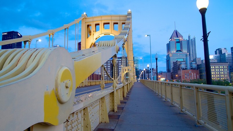 A close up of the eye-bars that support the bridge deck. 