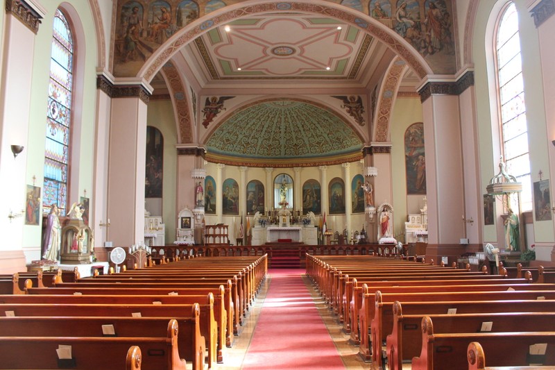 Sanctuary of the church. Image obtained from St. Louis Public Radio.