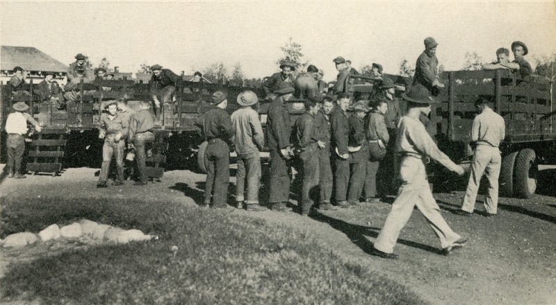 Squad, Military person, Gesture, Military uniform