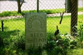 One of the many headstones in The Old Episcopal Burying Ground