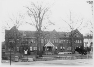 Building, Sky, Tree, Neighbourhood