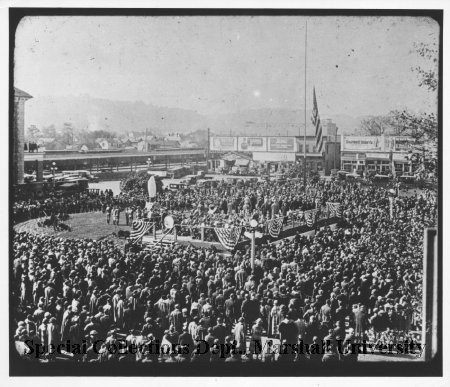 Crowd gathered at the unveiling of the Huntington statue in 1924