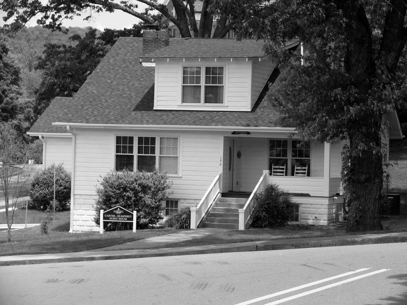 The Carter-Humphrey Guest House, built in 1925.