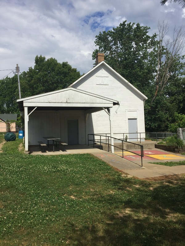 This is the Coonskin Library Museum. Located off State Rt 329, this museum is behind Amesville Elementary School and is mostly used to teach the students about local history. Contact the school to visit: 7404482501. Photo by J Hazen on June 14, 2017.