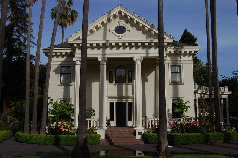 The John Adams Squire House was built in 1905 and is the finest Greek Revival home in the city. 