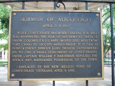 Plaque of the battle on the gazebo