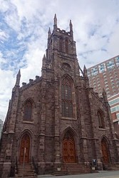 Saint Peter the Apostle Church was built in 1865 and remains one of the city's important landmarks (image from Wikimedia Commons).