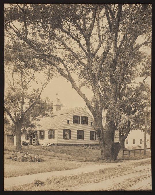 The Harlow Old Fort House (Courtesy of Historic New England).  According to the website, there is an inscription on the back on the photo which identifies it as "the oldest house in Plymouth." 