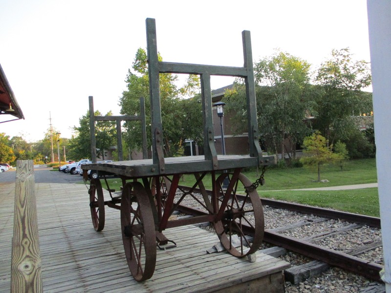 Baggage cart on the platform at MLSP