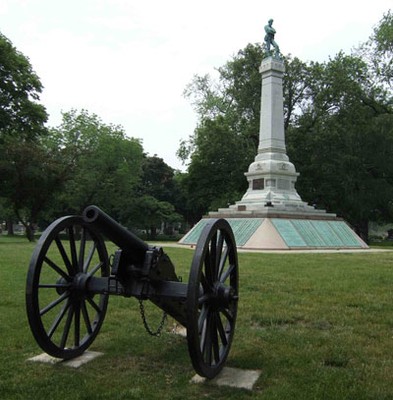 These cannons are likely meant to symbolize the American Civil War that motivated the imprisonment of Southerners in Camp Douglas in the first place.