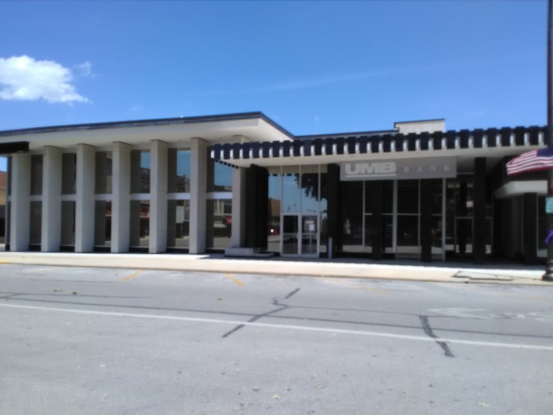 Current United Missouri Bank building built in 1963-64, located at 300-320 South Grant Street. 